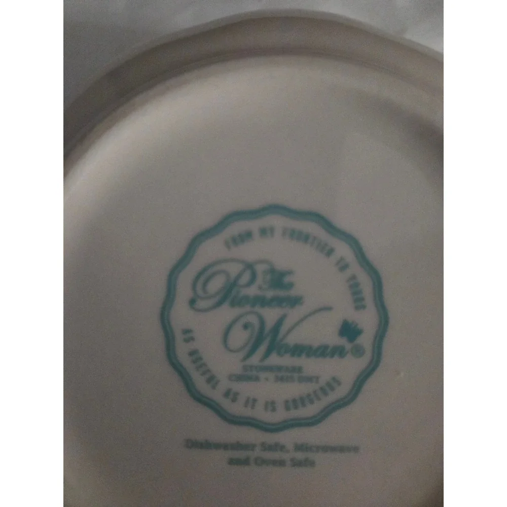 Pioneer Woman Pumpkin Cocotte Linen White Stoneware 13.5oz Mini Baker Gold Stem